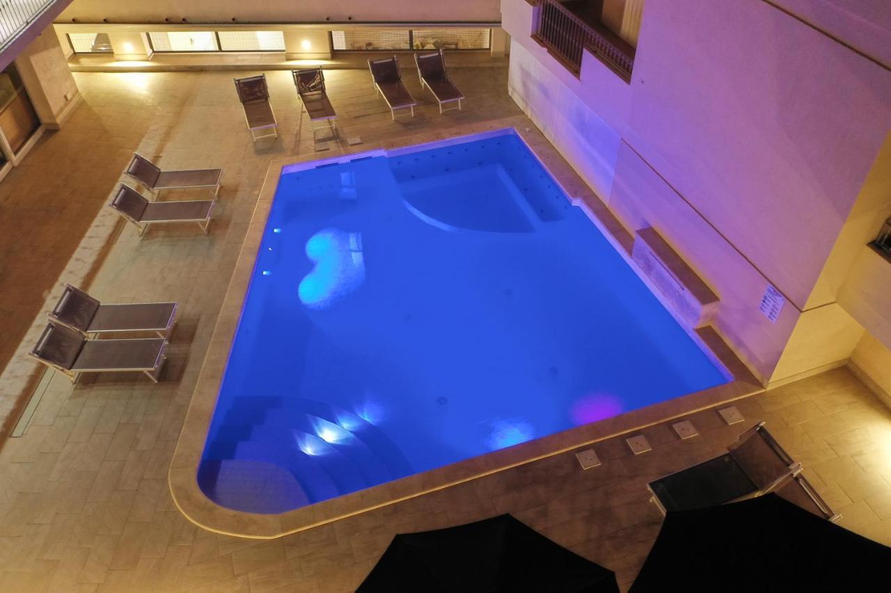 Hotel La Contessa サンタ・テレーザ・ガッルーラ エクステリア 写真