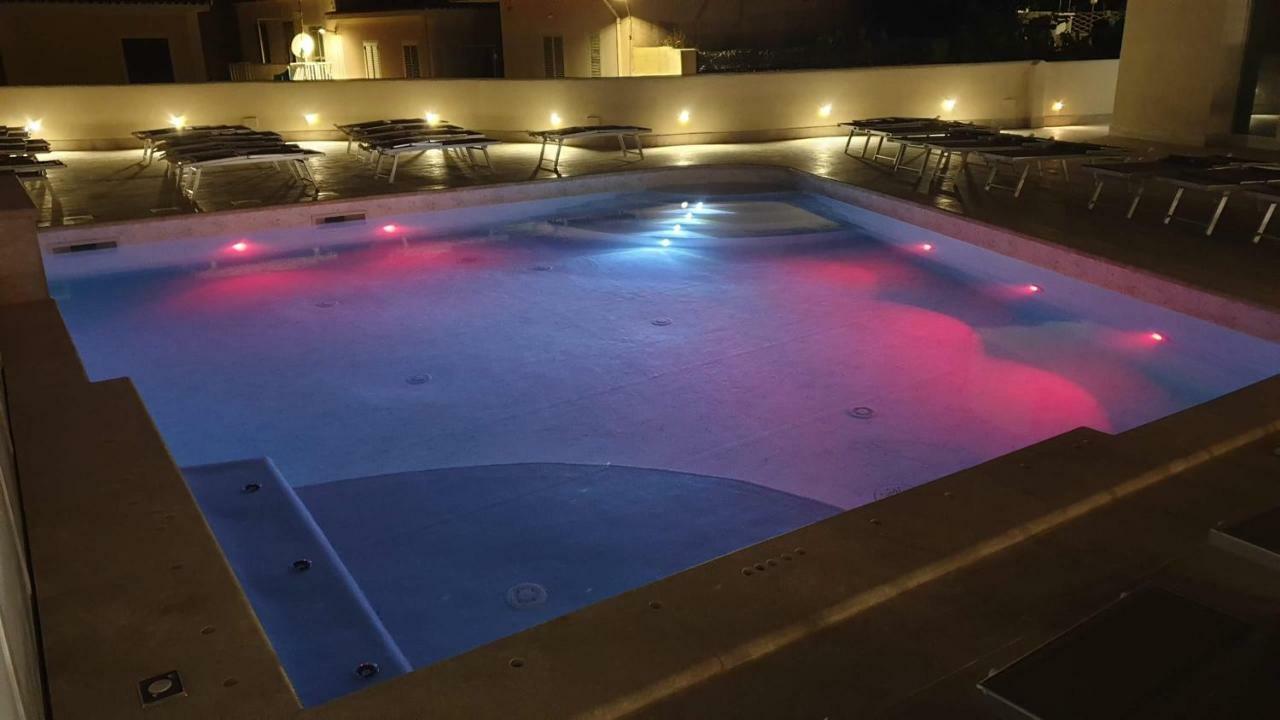 Hotel La Contessa サンタ・テレーザ・ガッルーラ エクステリア 写真